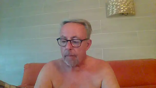 Snapshot of tuggy59 chatting on 07-20-26, 06:06 tuggy59 online show from 07-20-26, 06:06