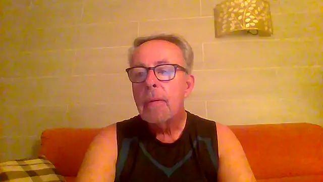 Snapshot of tuggy59 chatting on 07-22-26, 04:04 tuggy59 online show from 07-22-26, 04:04