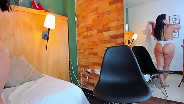 Snapshot of taylor_bennet chatting on 03-18-25, 03:21 taylor bennet online show from 03-18-25, 03:21