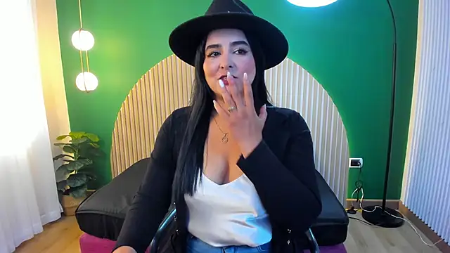 Snapshot of taylor_bennet chatting on 11-28-25, 11:57 taylor bennet online show from 11-28-25, 11:57