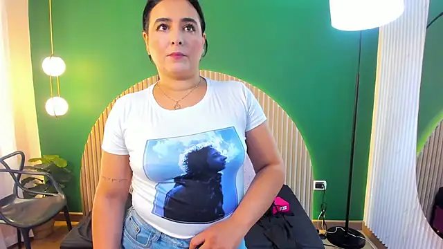 Snapshot of taylor_bennet chatting on 11-29-25, 11:46 taylor bennet online show from 11-29-25, 11:46