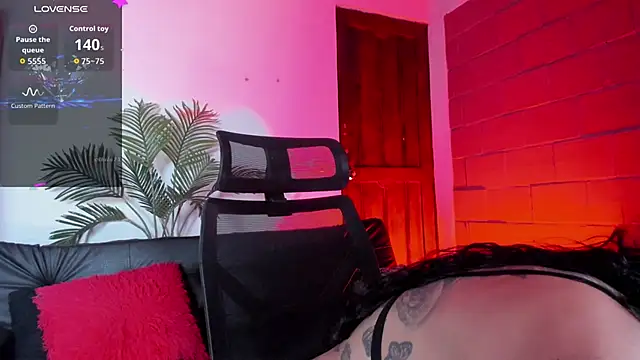 KaydeBexley online show from 10-16-25, 02:23