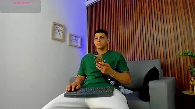 Alex cute77 online show from 03-25-26, 12:22