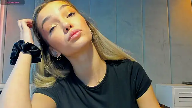 Snapshot of Sassy_Teen chatting on 09-09-25, 08:36 Sassy Teen online show from 09-09-25, 08:36