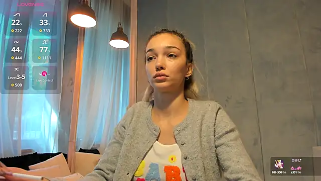 Snapshot of Sassy_Teen chatting on 09-19-25, 08:38 Sassy Teen online show from 09-19-25, 08:38