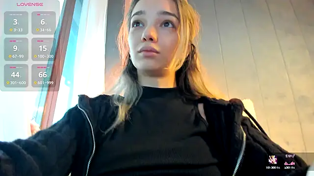 Snapshot of Sassy_Teen chatting on 10-06-25, 09:40 Sassy Teen online show from 10-06-25, 09:40