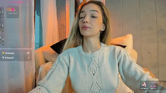 Snapshot of Sassy_Teen chatting on 10-07-25, 09:39 Sassy Teen online show from 10-07-25, 09:39