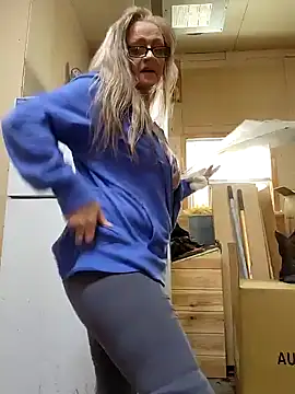 Snapshot of Southern_Bella chatting on 12-05-24, 03:28 Southern Bella online show from 12-05-24, 03:28