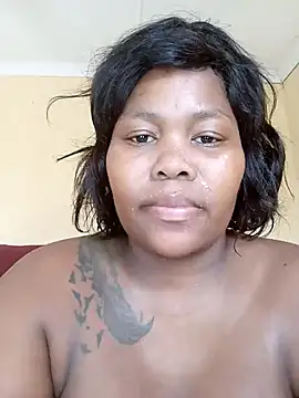 Snapshot of Real1SweetQueen chatting on 03-06-25, 01:35 Real1SweetQueen online show from 03-06-25, 01:35