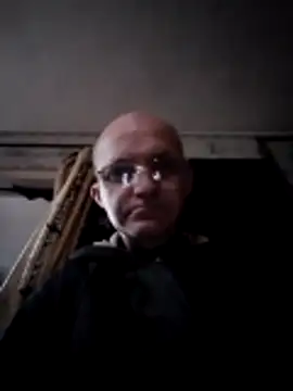 Snapshot of oksana722 chatting on 12-17-25, 09:15 oksana722 online show from 12-17-25, 09:15