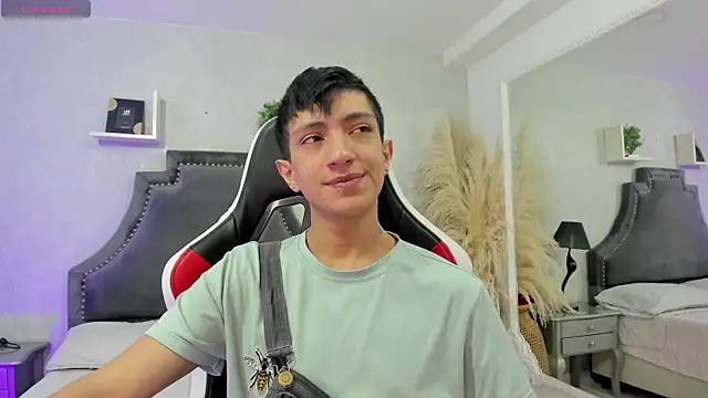 DereckCooperr online show from 04-24-26, 10:56