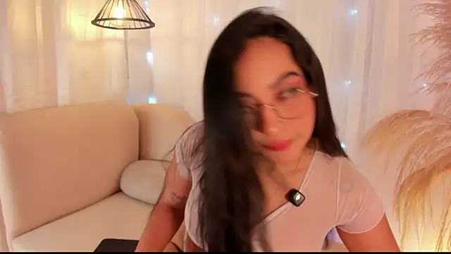 Snapshot of anniesweet02 chatting on 09-30-25, 10:37 anniesweet02 online show from 09-30-25, 10:37