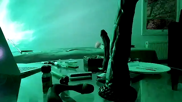 Snapshot of CharlotteVixxens chatting on 11-21-25, 11:58 CharlotteVixxens online show from 11-21-25, 11:58