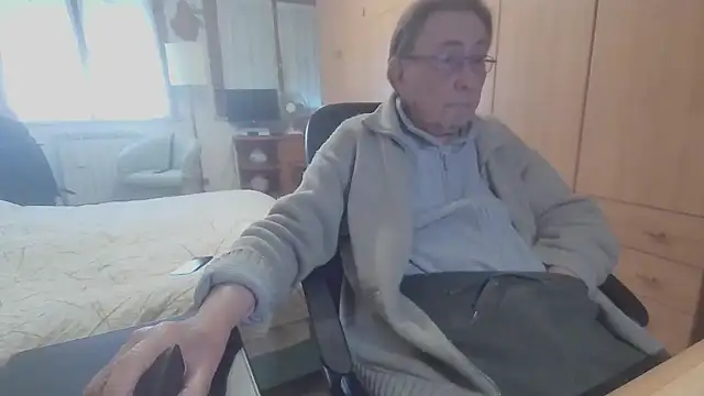 Snapshot of papillonhotofficial chatting on 03-03-25, 09:55 papillonhotofficial online show from 03-03-25, 09:55