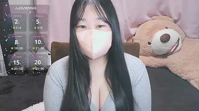 Snapshot of yuinyan3150 chatting on 11-23-25, 12:21 yuinyan3150 online show from 11-23-25, 12:21