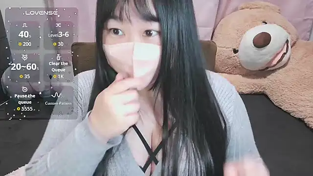 Snapshot of yuinyan3150 chatting on 12-18-25, 01:11 yuinyan3150 online show from 12-18-25, 01:11