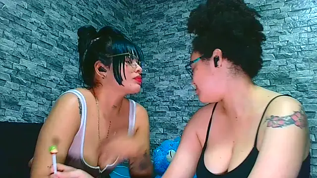 Snapshot of vanellope12 chatting on 05-25-26, 05:13 vanellope12 online show from 05-25-26, 05:13