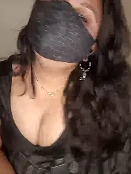 Snapshot of Love-priya chatting on 03-06-25, 08:19 Love-priya online show from 03-06-25, 08:19