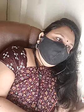 Snapshot of Love-priya chatting on 02-18-26, 04:47 Love-priya online show from 02-18-26, 04:47