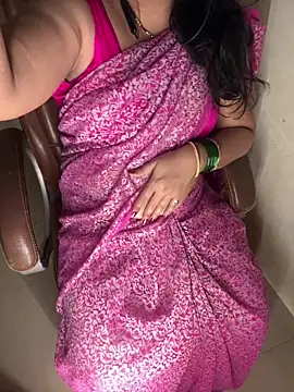 Snapshot of Love-priya chatting on 03-10-26, 05:07 Love-priya online show from 03-10-26, 05:07