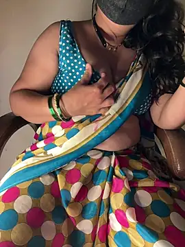 Snapshot of Love-priya chatting on 07-02-26, 05:30 Love-priya online show from 07-02-26, 05:30