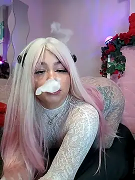 Snapshot of Lia_Roxx chatting on 02-27-25, 04:32 Lia Roxx online show from 02-27-25, 04:32