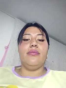 Snapshot of KATYGONZALEZ chatting on 11-12-25, 12:33 KATYGONZALEZ online show from 11-12-25, 12:33