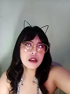 Snapshot of Chall_mee chatting on 11-20-25, 04:29 Chall mee online show from 11-20-25, 04:29