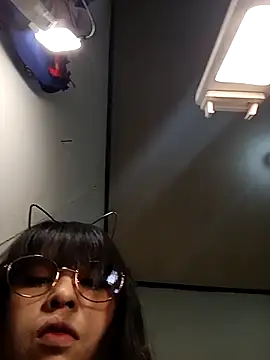 Snapshot of Chall_mee chatting on 03-01-26, 05:59 Chall mee online show from 03-01-26, 05:59