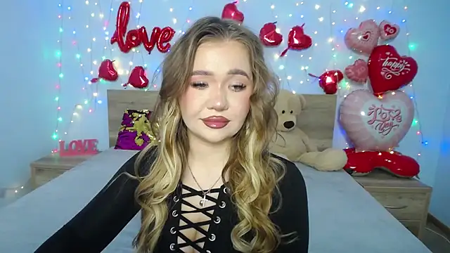 Snapshot of StacyYellig chatting on 02-06-25, 08:50 StacyYellig online show from 02-06-25, 08:50