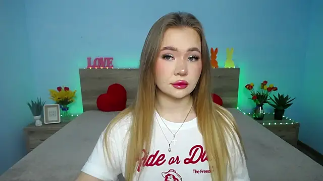 Snapshot of StacyYellig chatting on 03-10-25, 07:40 StacyYellig online show from 03-10-25, 07:40