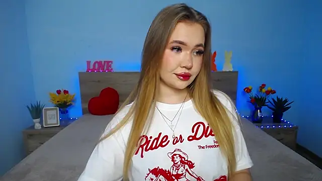 Snapshot of StacyYellig chatting on 03-11-25, 02:10 StacyYellig online show from 03-11-25, 02:10