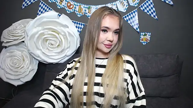 Snapshot of StacyYellig chatting on 10-05-25, 07:34 StacyYellig online show from 10-05-25, 07:34