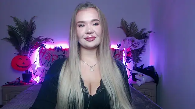 Snapshot of StacyYellig chatting on 11-02-25, 08:33 StacyYellig online show from 11-02-25, 08:33