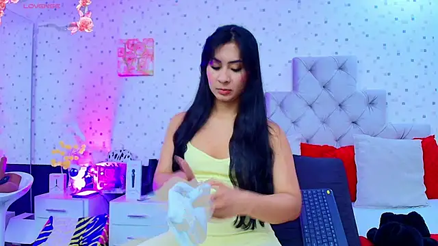 JulietaReyess online show from 03-03-26, 11:49