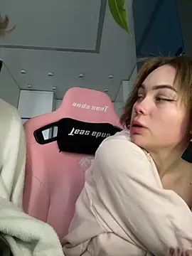 Snapshot of GroteskJane chatting on 02-06-26, 02:09 GroteskJane online show from 02-06-26, 02:09