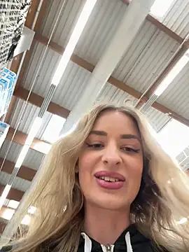 Snapshot of EvieEvans chatting on 02-21-25, 03:54 EvieEvans online show from 02-21-25, 03:54