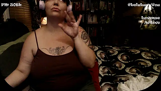 Snapshot of LeluLuvsYou chatting on 12-08-24, 02:07 LeluLuvsYou online show from 12-08-24, 02:07