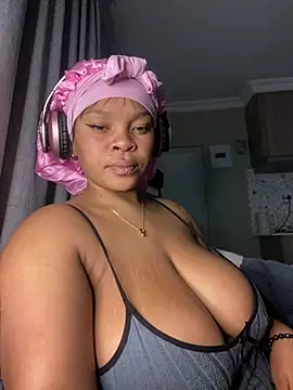 YellowHoneyDip online show from 04-23-26, 05:08