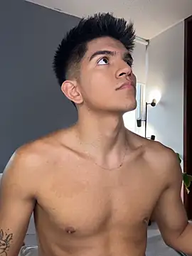 santiago 01 online show from 12-19-25, 10:28