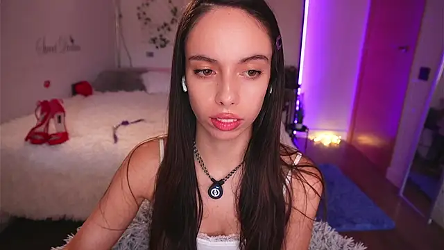 Snapshot of Dayna_Nebula chatting on 10-13-25, 08:25 Dayna Nebula online show from 10-13-25, 08:25