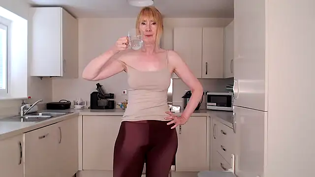 British Goddess Anna online show from 08-01-26, 08:24