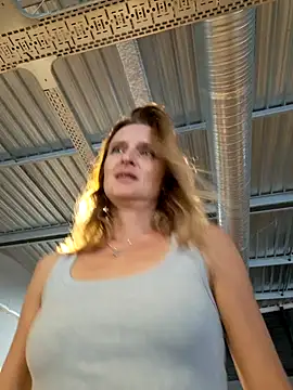 Snapshot of Katerina177 chatting on 10-25-25, 02:35 Katerina177 online show from 10-25-25, 02:35