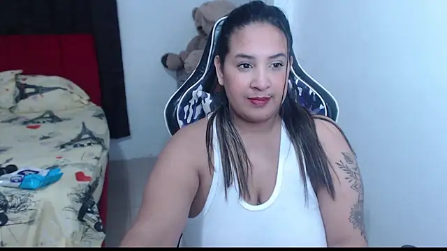 Snapshot of KathyHardcore69 chatting on 11-11-25, 02:33 KathyHardcore69 online show from 11-11-25, 02:33