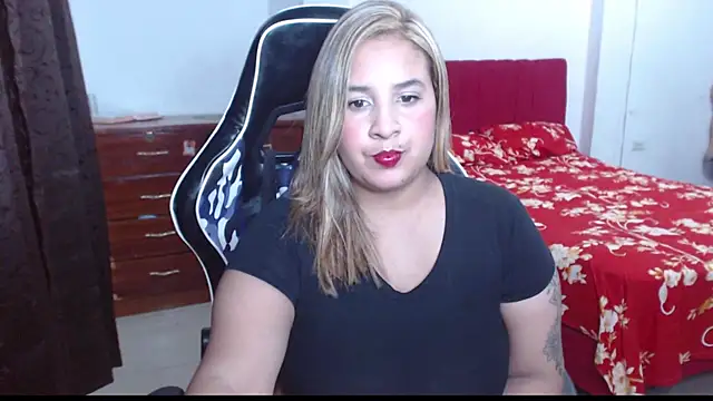 Snapshot of KathyHardcore69 chatting on 11-21-25, 01:59 KathyHardcore69 online show from 11-21-25, 01:59