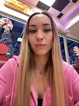 Snapshot of Lunalikaiya chatting on 11-19-25, 02:39 Lunalikaiya online show from 11-19-25, 02:39