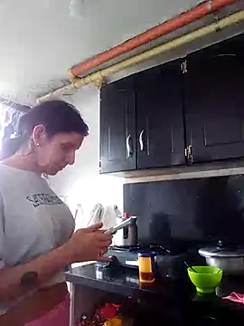 Cameron puppy online show from 11-13-25, 04:39