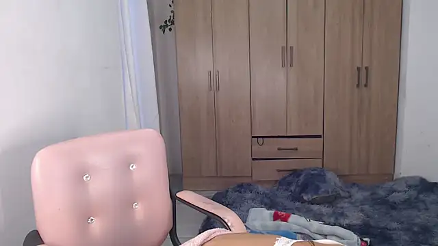 fairylatin222 online show from 02-25-25, 11:19