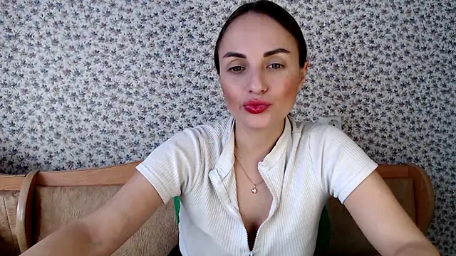 Snapshot of Tinadream20 chatting on 09-25-25, 09:13 Tinadream20 online show from 09-25-25, 09:13