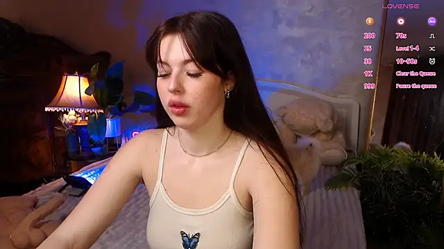 JulieHeets online show from 01-04-25, 07:34